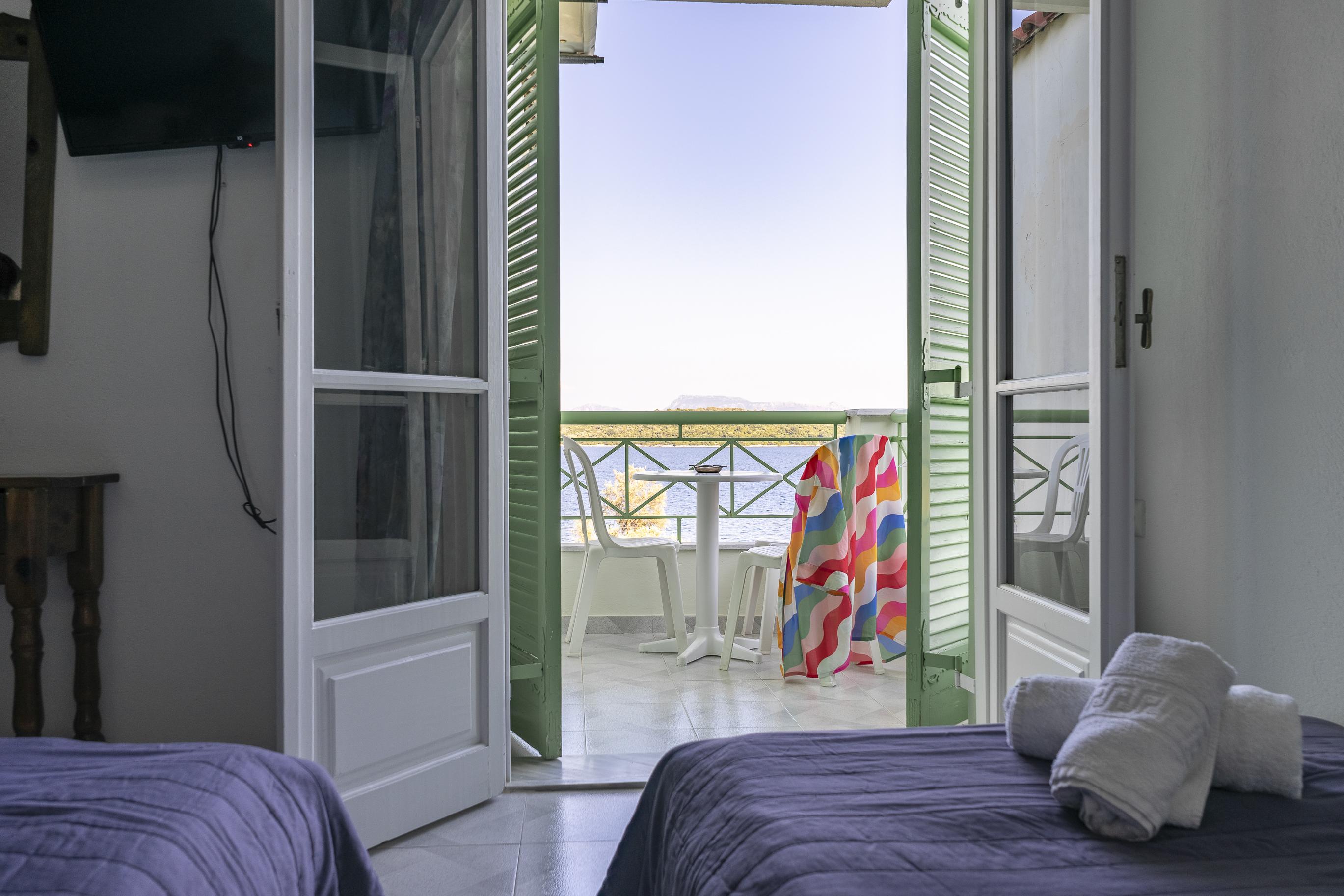 Tropicana Inn Nydri  Luaran gambar