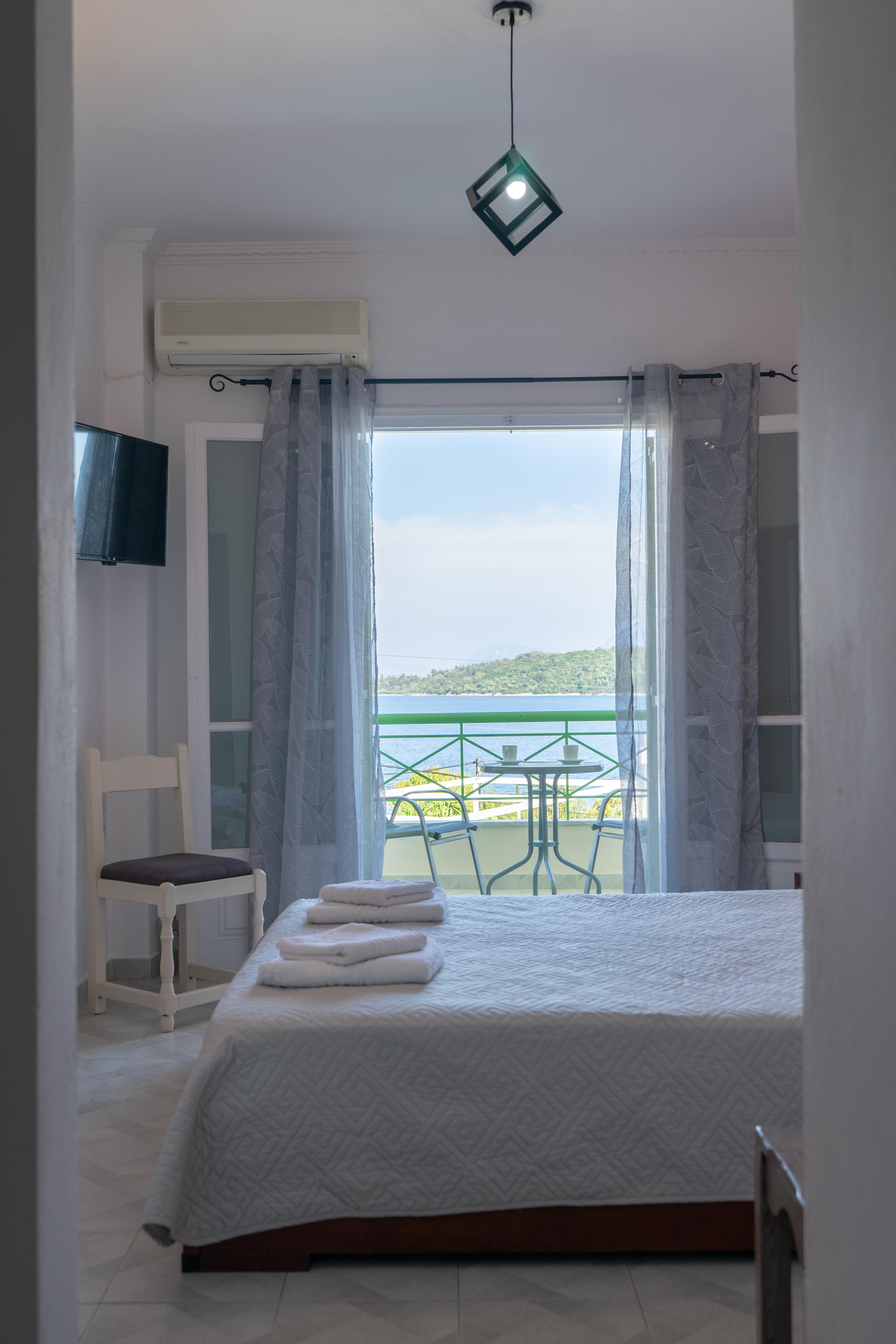Tropicana Inn Nydri  Luaran gambar