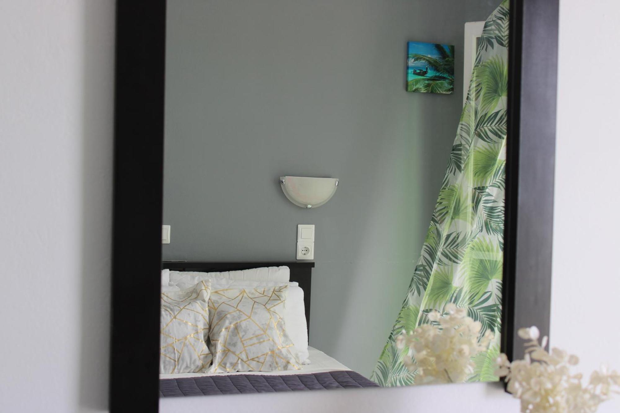 Tropicana Inn Nydri  Luaran gambar
