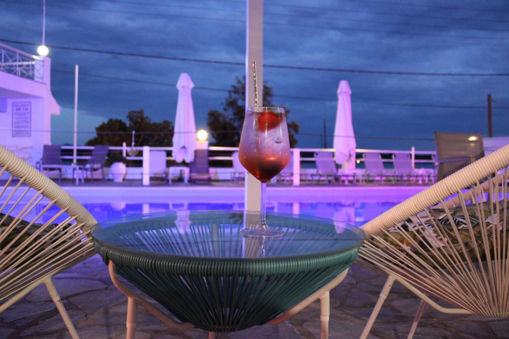 Tropicana Inn Nydri  Luaran gambar