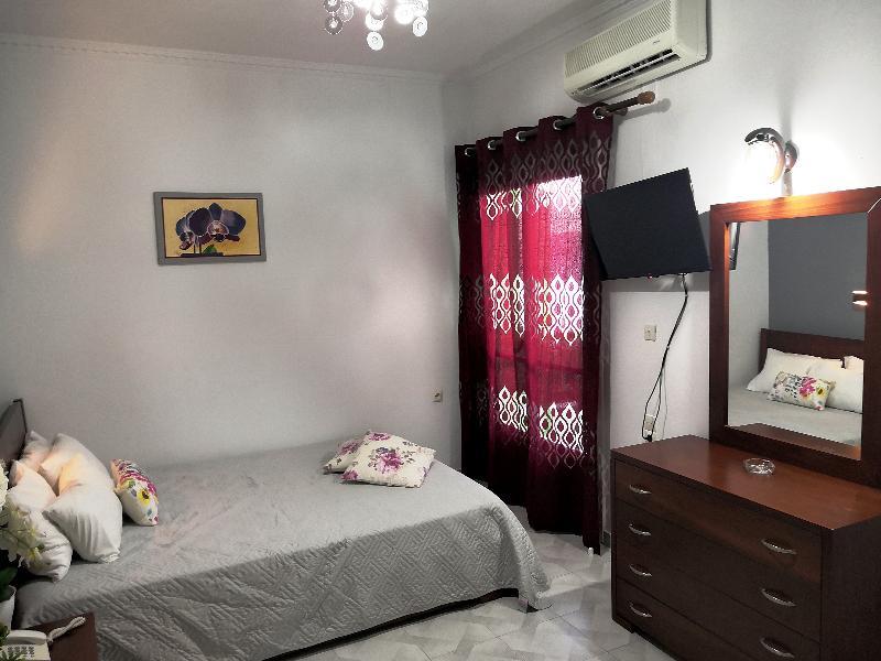 Tropicana Inn Nydri  Luaran gambar