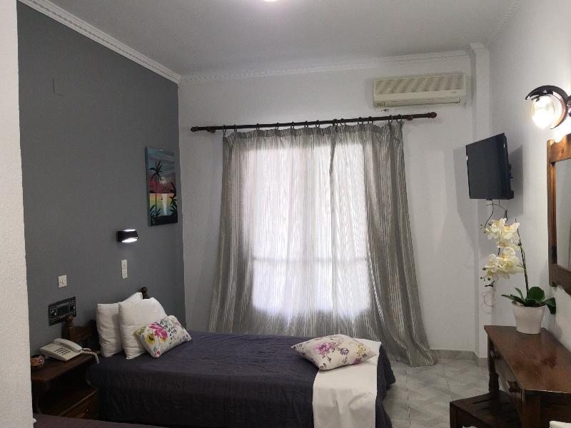 Tropicana Inn Nydri  Luaran gambar